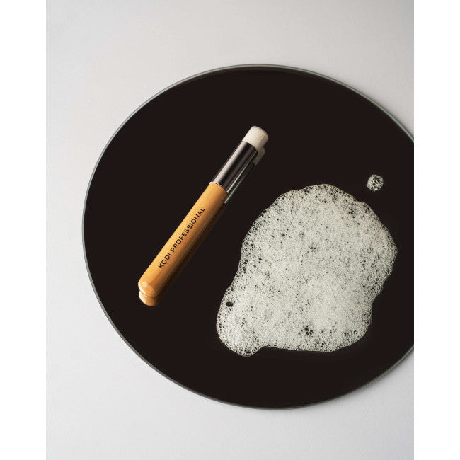 Brush for Eyelash and Eyebrow Cleansing